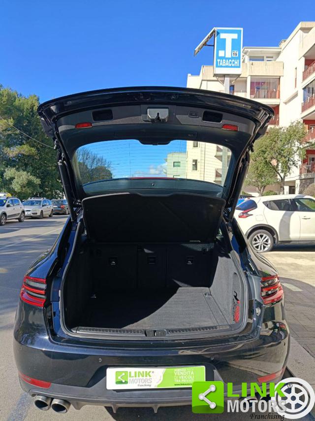 PORSCHE Macan usata, con USB