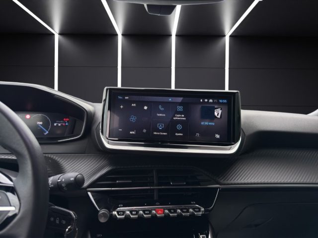PEUGEOT 2008 usata, con Bluetooth