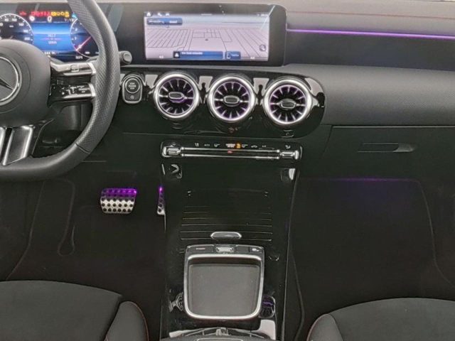 MERCEDES-BENZ CLA 180 usata, con Autoradio