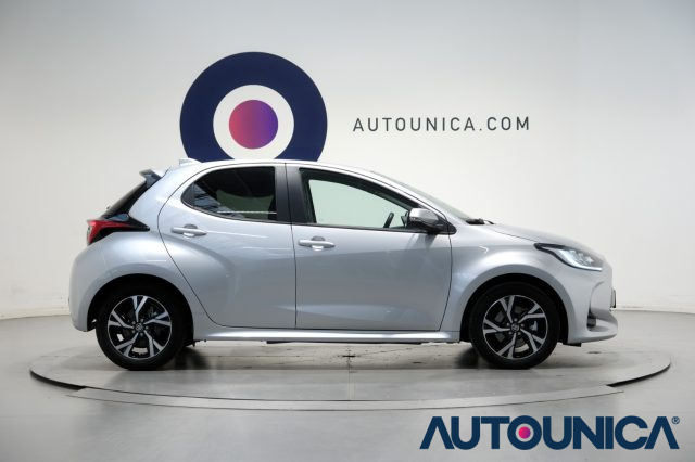 TOYOTA Yaris usata, con Autoradio