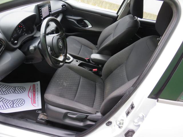 TOYOTA Yaris usata, con Autoradio digitale