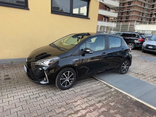 TOYOTA Yaris usata, con Autoradio