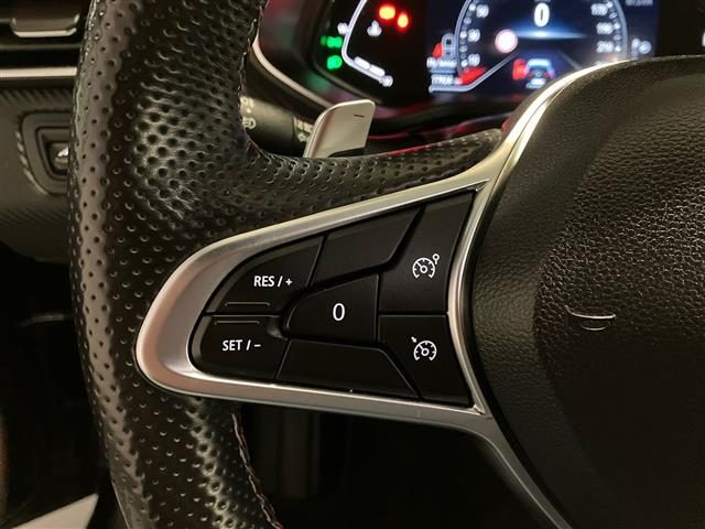 RENAULT Clio usata, con Sensori di parcheggio posteriori