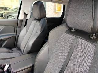 PEUGEOT 5008 usata, con Bracciolo