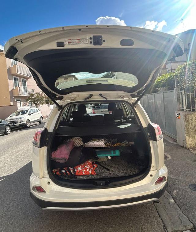 TOYOTA RAV 4 usata, con Vivavoce