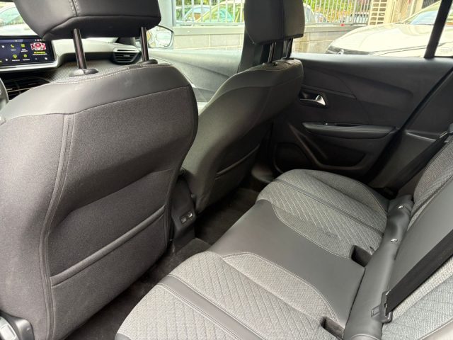 PEUGEOT 208 usata, con Volante in pelle