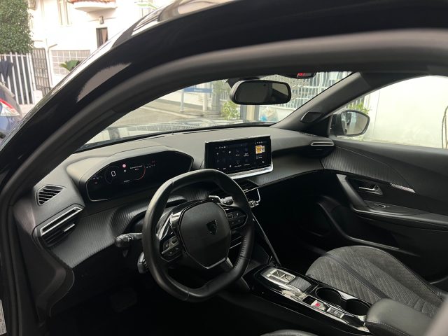 PEUGEOT 2008 usata, con Sensori di parcheggio posteriori