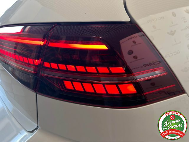VOLKSWAGEN Golf usata, con USB