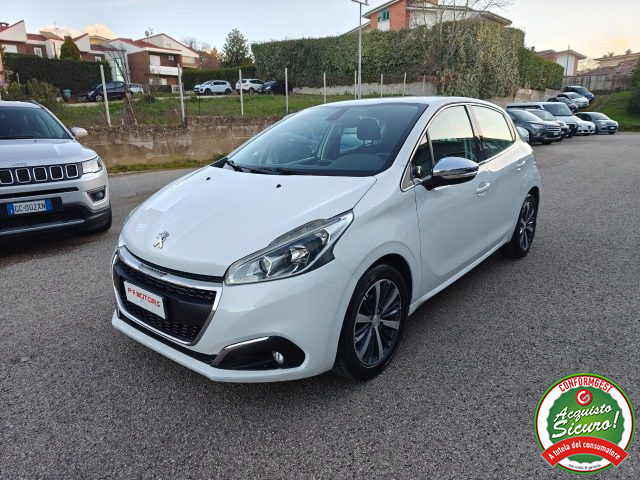 PEUGEOT 208 usata, con Airbag