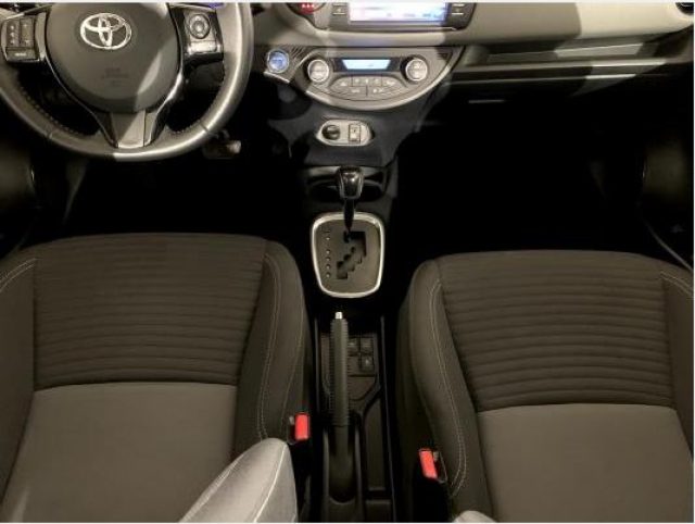 TOYOTA Yaris usata, con Fendinebbia