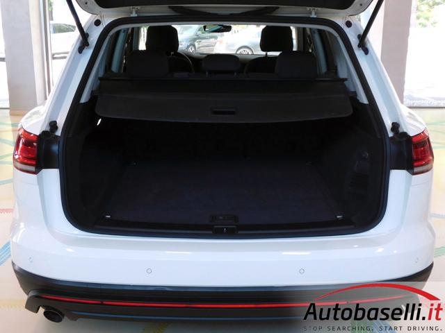 VOLKSWAGEN Touareg usata, con Fari LED