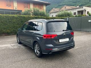 VOLKSWAGEN Touran usata, con Autoradio