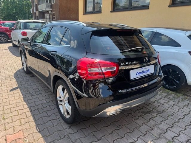 MERCEDES-BENZ GLA 200 usata, con Autoradio