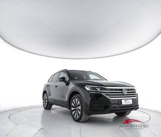 VOLKSWAGEN Touareg usata 1