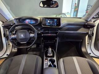 PEUGEOT 2008 usata, con Autoradio digitale