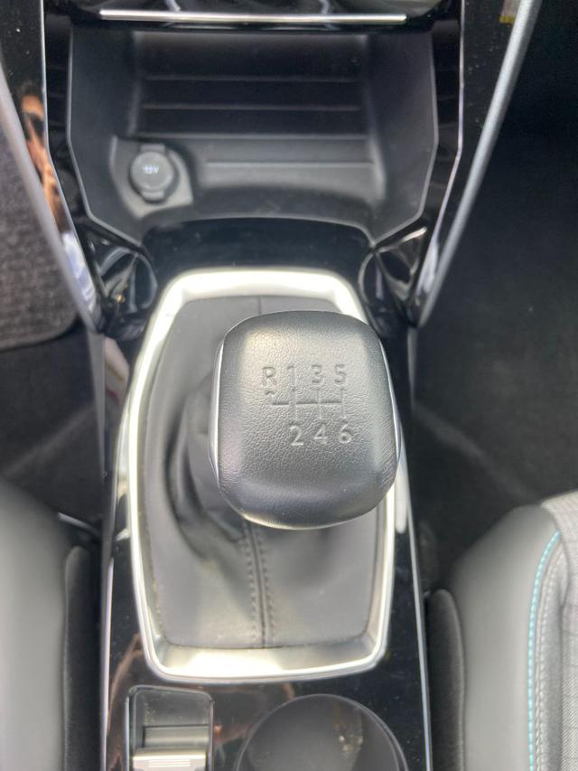 PEUGEOT 2008 usata, con Park Distance Control