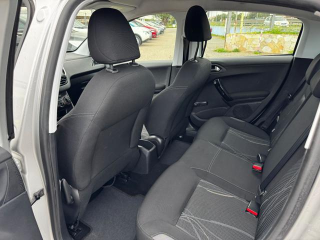 PEUGEOT 208 usata, con Sedile posteriore sdoppiato
