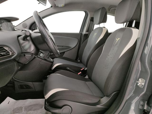 LANCIA Ypsilon usata, con Autoradio