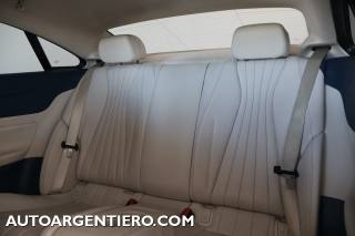 MERCEDES-BENZ E 220 usata, con Sensori di parcheggio anteriori
