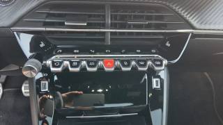 PEUGEOT 208 usata, con USB