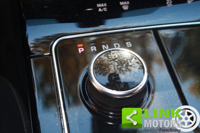 LAND ROVER Range Rover Velar usata, con Schermo multifunzione interamente digitale