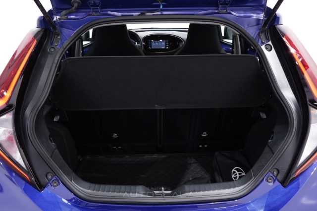 TOYOTA Aygo X usata 31