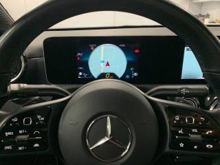 MERCEDES-BENZ CLA 180 usata, con Controllo automatico clima