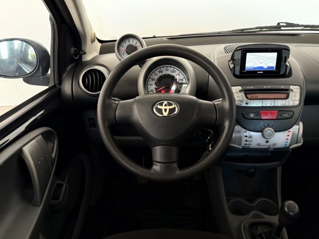 TOYOTA Aygo usata 9
