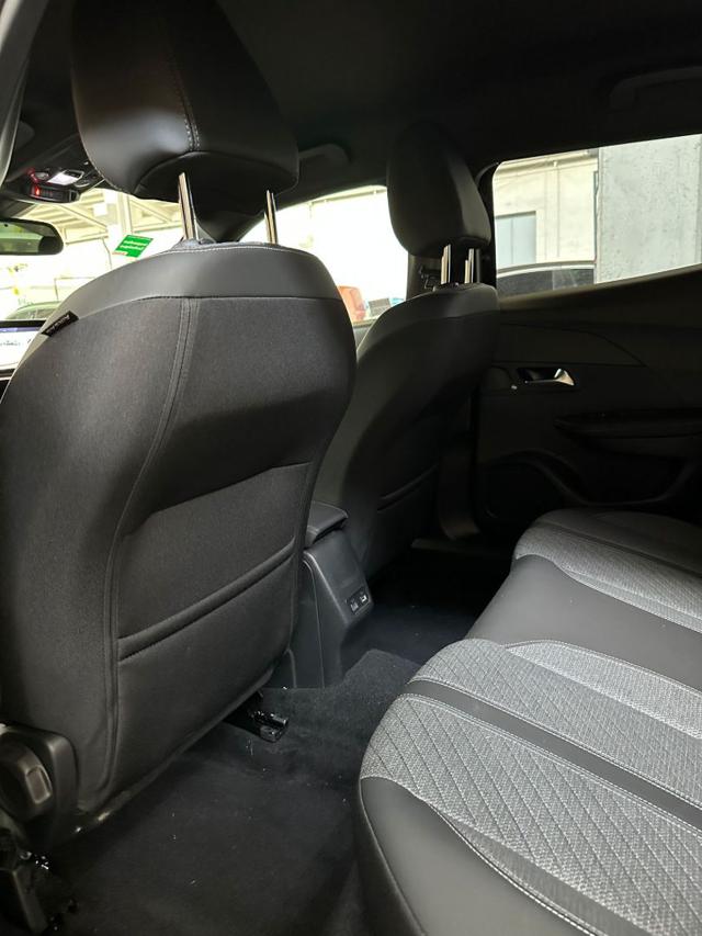 PEUGEOT 2008 usata, con Vetri oscurati