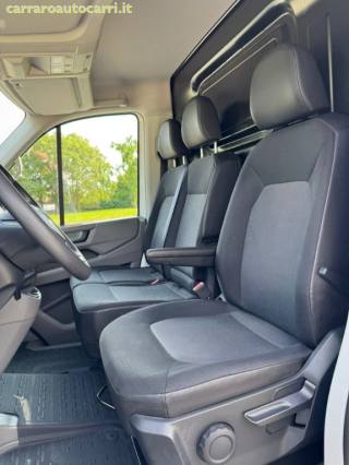 VOLKSWAGEN Crafter usata, con Airbag testa