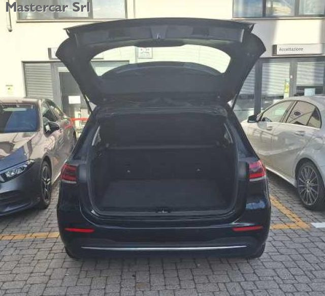 MERCEDES-BENZ B 180 usata, con Sistema di navigazione