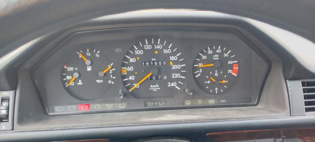 MERCEDES-BENZ E 200 usata, con Chiusura centralizzata