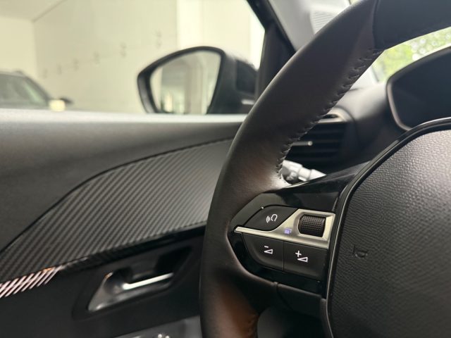 PEUGEOT 208 usata, con Volante in pelle