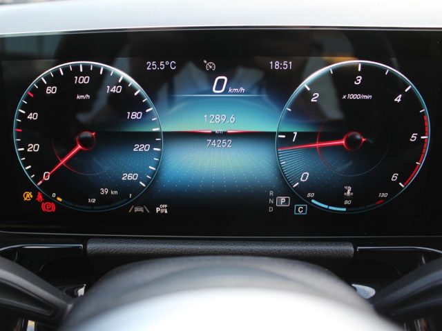 MERCEDES-BENZ GLA 200 usata, con Bracciolo