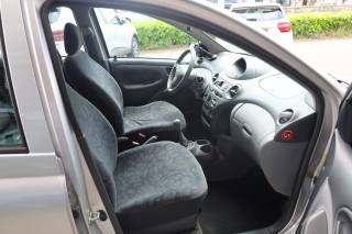 TOYOTA Yaris usata 51