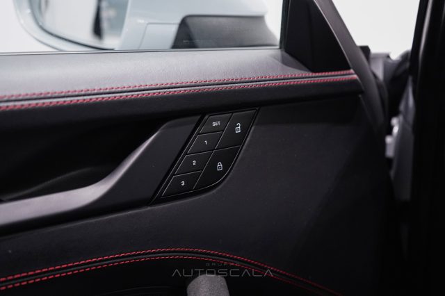 PORSCHE 992 usata, con Bluetooth