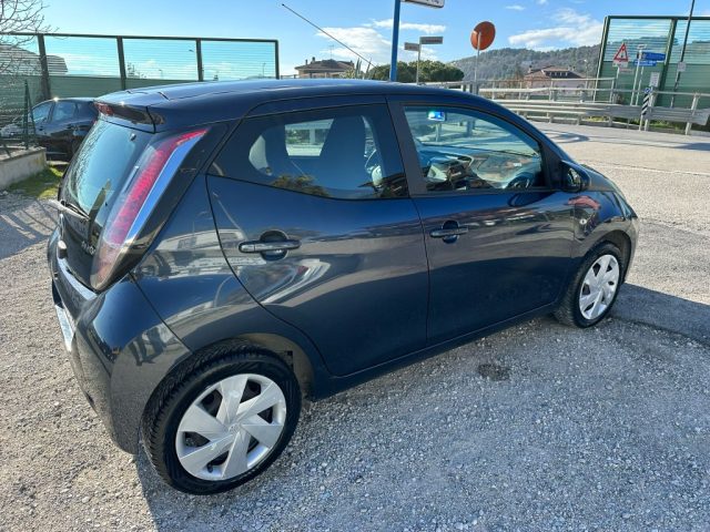 TOYOTA Aygo usata, con Autoradio