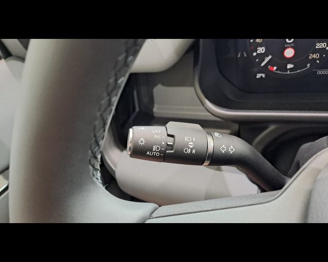 LAND ROVER Defender usata, con Riconoscimento dei segnali stradali