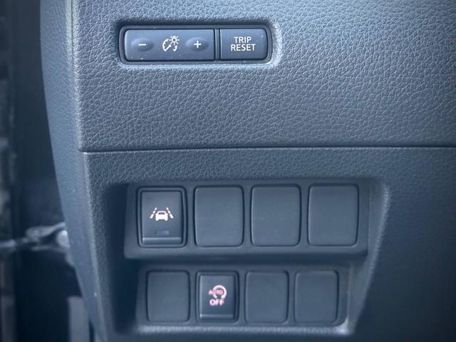 NISSAN Qashqai usata, con Fari LED