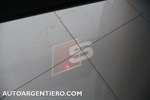 AUDI Q8 usata, con Airbag posteriore