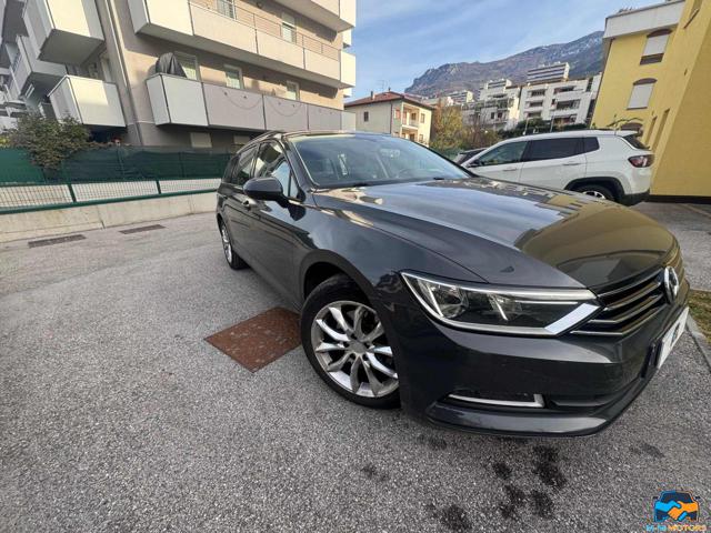 VOLKSWAGEN Passat usata, con Climatizzatore
