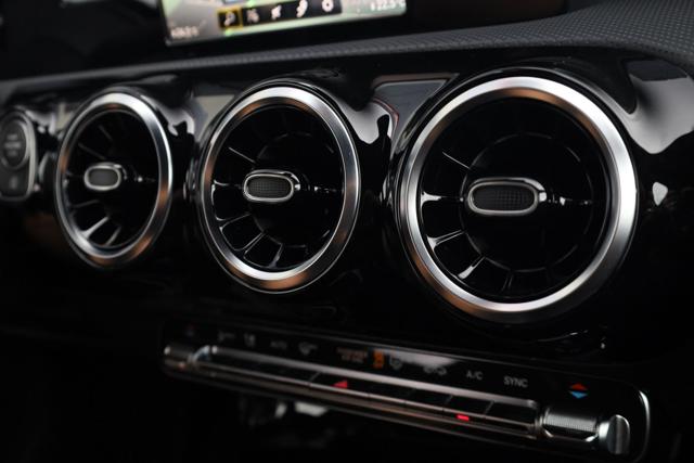 MERCEDES-BENZ CLA 200 usata, con Cronologia tagliandi