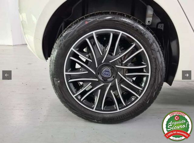 LANCIA Ypsilon usata, con Fendinebbia