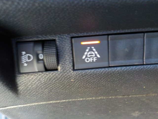 PEUGEOT 2008 usata, con Touch screen