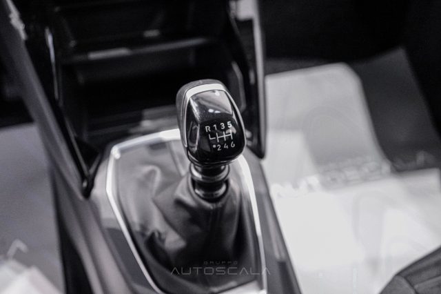 PEUGEOT 2008 usata, con Volante in pelle