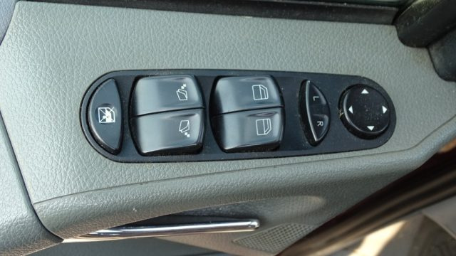 MERCEDES-BENZ Vito usata 49