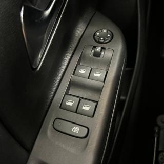 OPEL Corsa usata, con Autoradio digitale