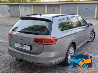 VOLKSWAGEN Passat Variant usata, con Alzacristalli elettrici