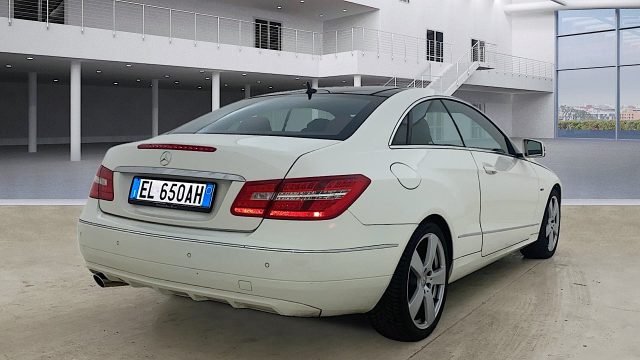 MERCEDES-BENZ E 250 usata, con Cerchi in lega