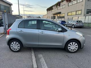 TOYOTA Yaris usata, con Sedile posteriore sdoppiato